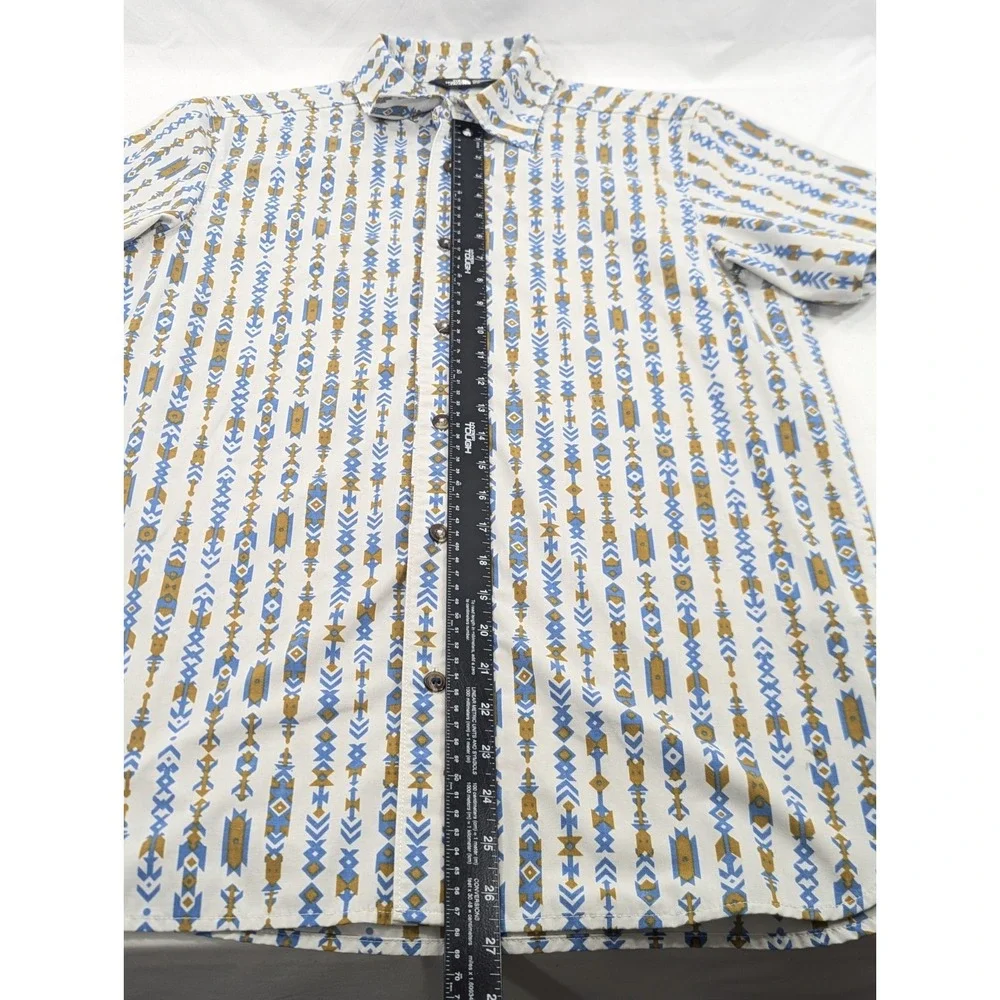 The North‎ Face Shirt Mens Medium Ivory AOP Aztec Short Sleeves Button Up